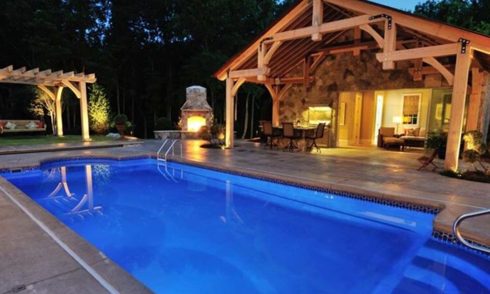 Important-Tips-for-Pool-and-Outdoor-Kitchen-Designs-1024x512